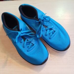 NWOT Nike Flex 2016 Boys Athletic Sneakers Sz 6Y